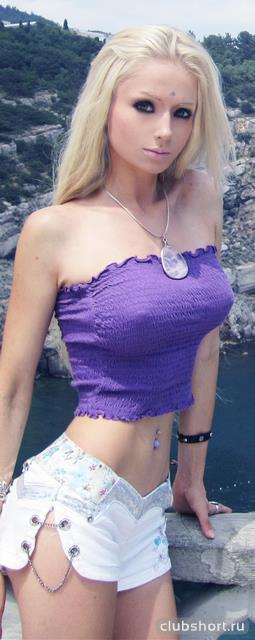 18382_valeria-lukyanova-v-shortah-75.jpg